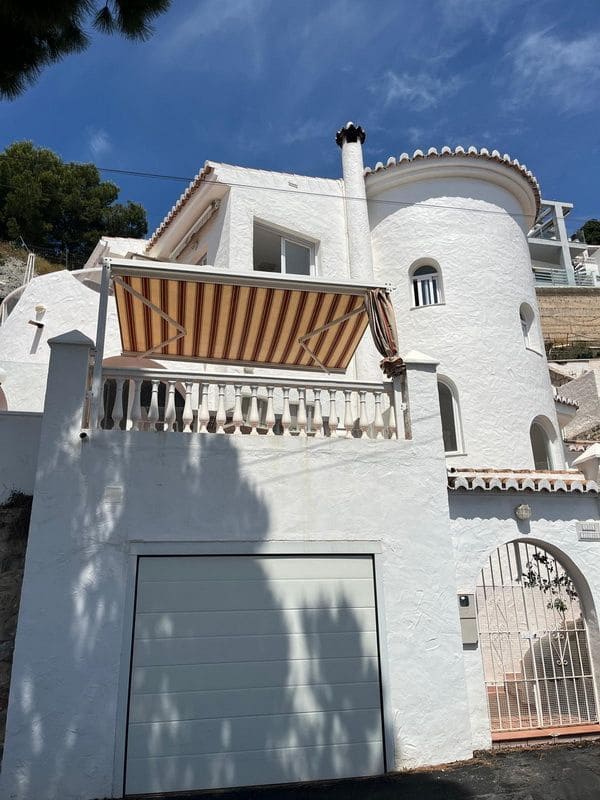 2 bedroom Villa for sale in Almunecar with pool garage - € 598,000 (Ref: 9855212)