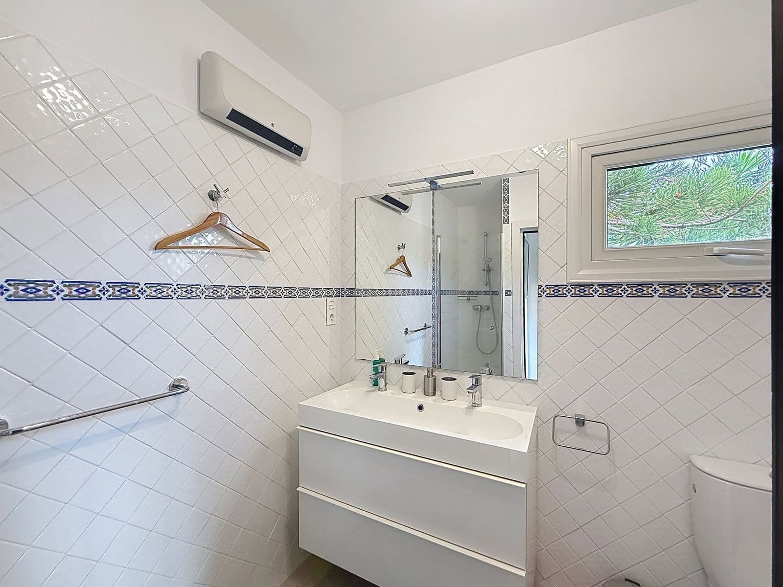 Ático de 2 habitaciones en La Herradura en venta con piscina garaje - 295.000 € (Ref: 9973302)