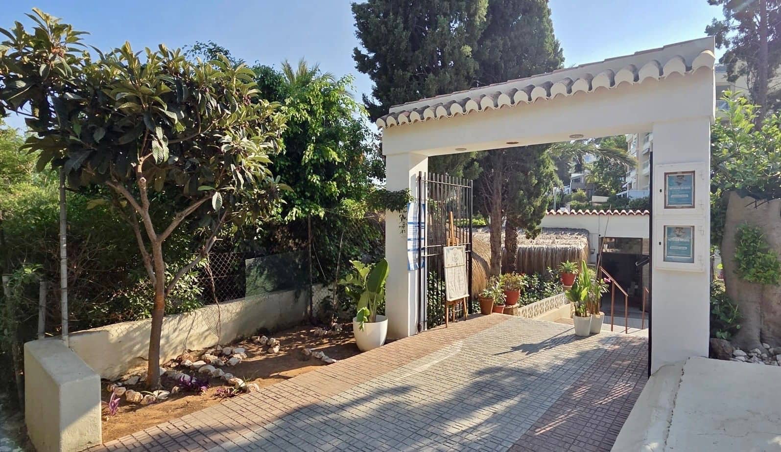 Ático de 2 habitaciones en La Herradura en venta con piscina garaje - 295.000 € (Ref: 9973302)