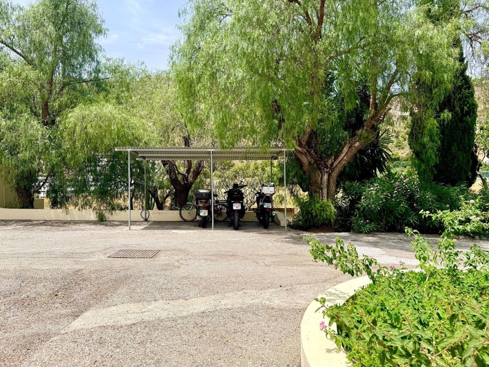 Ático de 2 habitaciones en La Herradura en venta con piscina garaje - 295.000 € (Ref: 9973302)