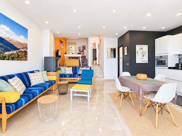 2 soveværelse Penthouse til salg i La Herradura, Almuñécar med swimmingpool garage - € 295.000 (Ref: 9973302)