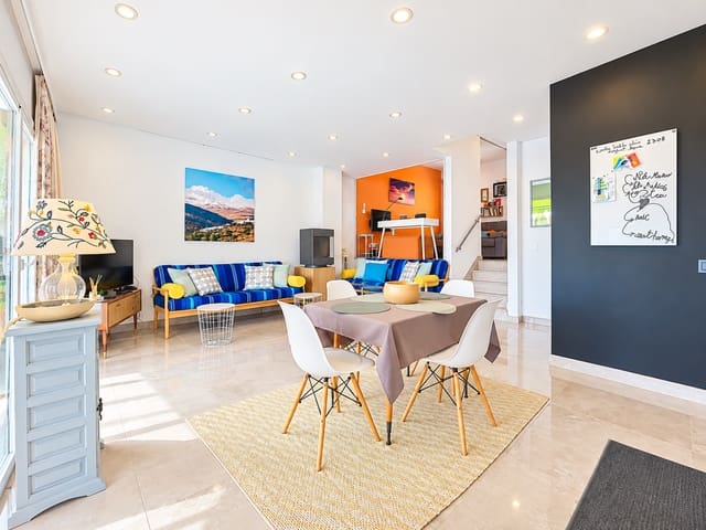 2 soveværelse Penthouse til salg i La Herradura, Almuñécar med swimmingpool garage - € 295.000 (Ref: 9973302)