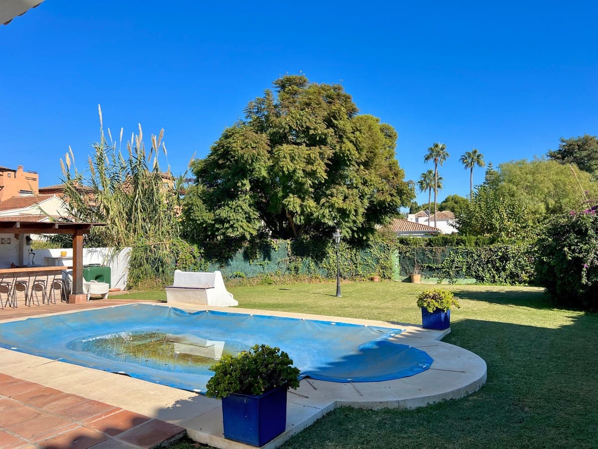 4 chambre Villa/Maison à vendre à Benamara, Estepona avec piscine 700