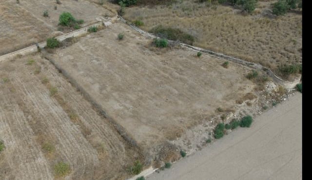 Ubebygd land til salgs i Llíria - € 5 000 (Ref: 10041160)