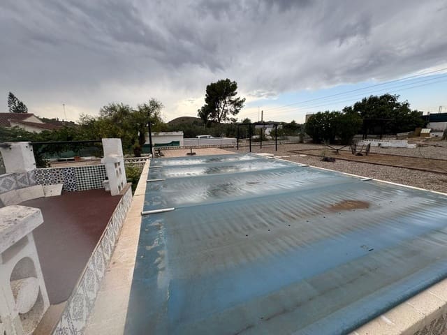 4 Zimmer Villa zu verkaufen in Llíria mit Pool Garage - 320.000 € (Ref: 10044838)
