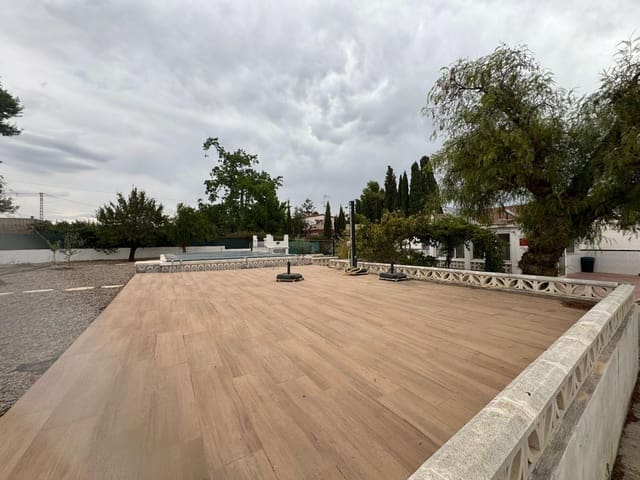 4 Zimmer Villa zu verkaufen in Llíria mit Pool Garage - 320.000 € (Ref: 10044838)