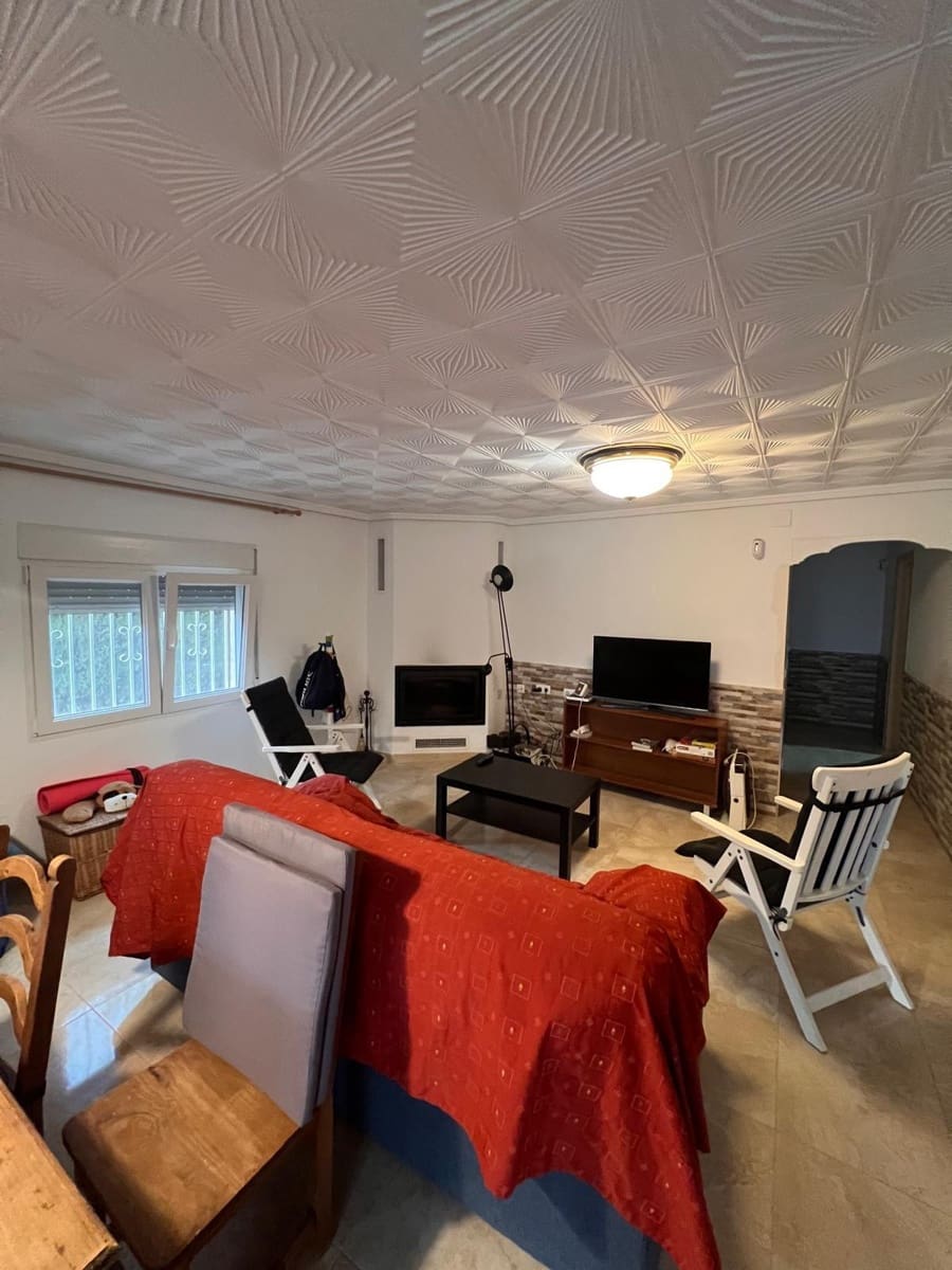 3 makuuhuone Huvila myytävänä paikassa Lliria mukana uima-altaan - 275 000 € (Ref: 10067949)