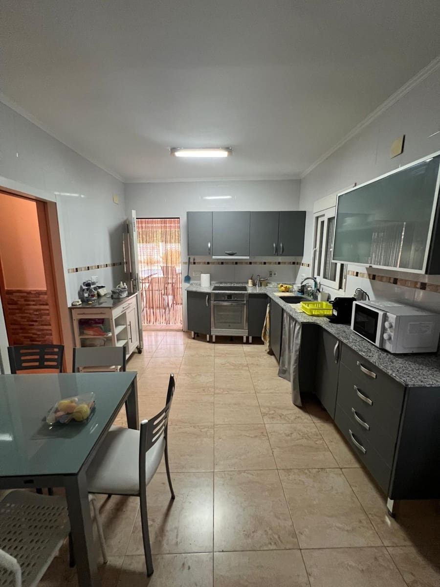 3 makuuhuone Huvila myytävänä paikassa Lliria mukana uima-altaan - 275 000 € (Ref: 10067949)