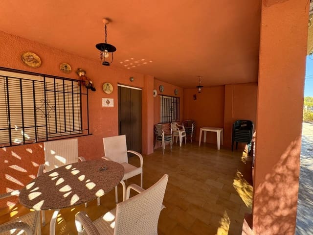 5 bedroom Villa for sale in Llíria with pool garage - € 295,000 (Ref: 10086172)
