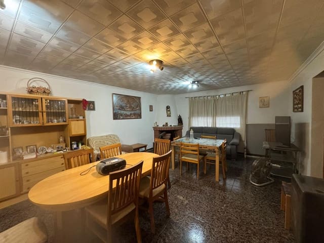 5 bedroom Villa for sale in Llíria with pool garage - € 295,000 (Ref: 10086172)