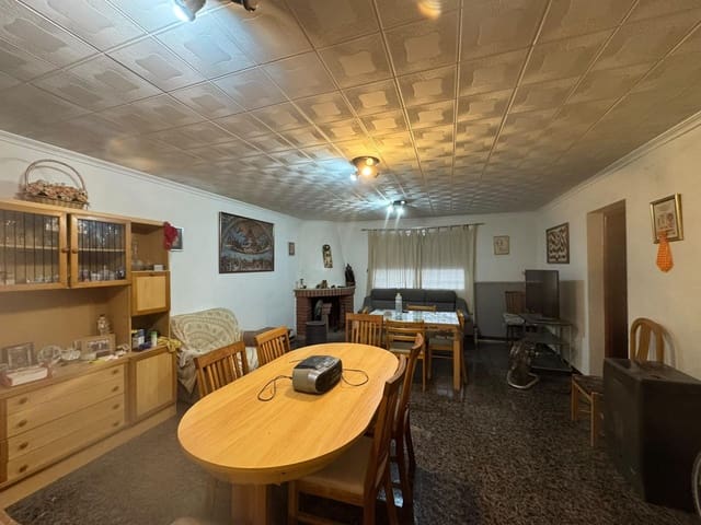 5 bedroom Villa for sale in Llíria with pool garage - € 295,000 (Ref: 10086172)