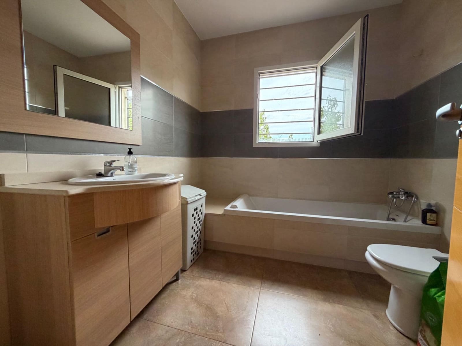 7 Zimmer Villa zu verkaufen in Marines mit Pool - 369.000 € (Ref: 10132035)