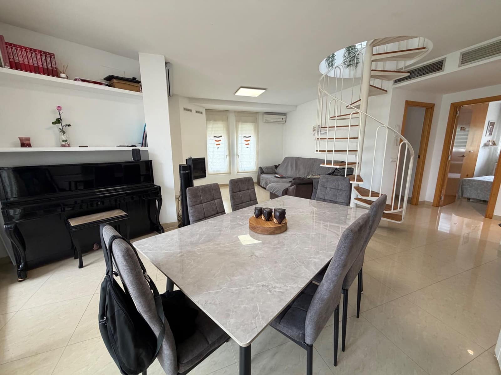 3 soveværelse Villa til salg i La Pobla de Vallbona med swimmingpool garage - € 390.000 (Ref: 10142649)