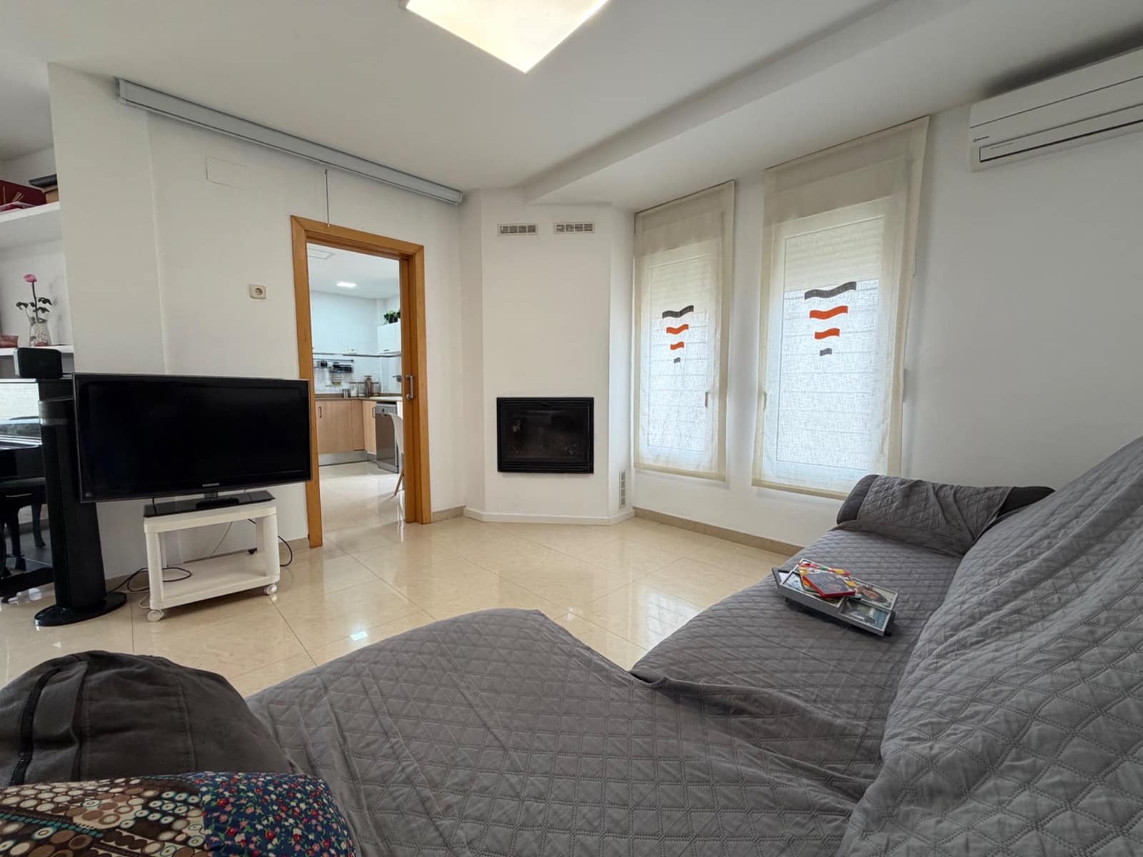 3 soveværelse Villa til salg i La Pobla de Vallbona med swimmingpool garage - € 390.000 (Ref: 10142649)