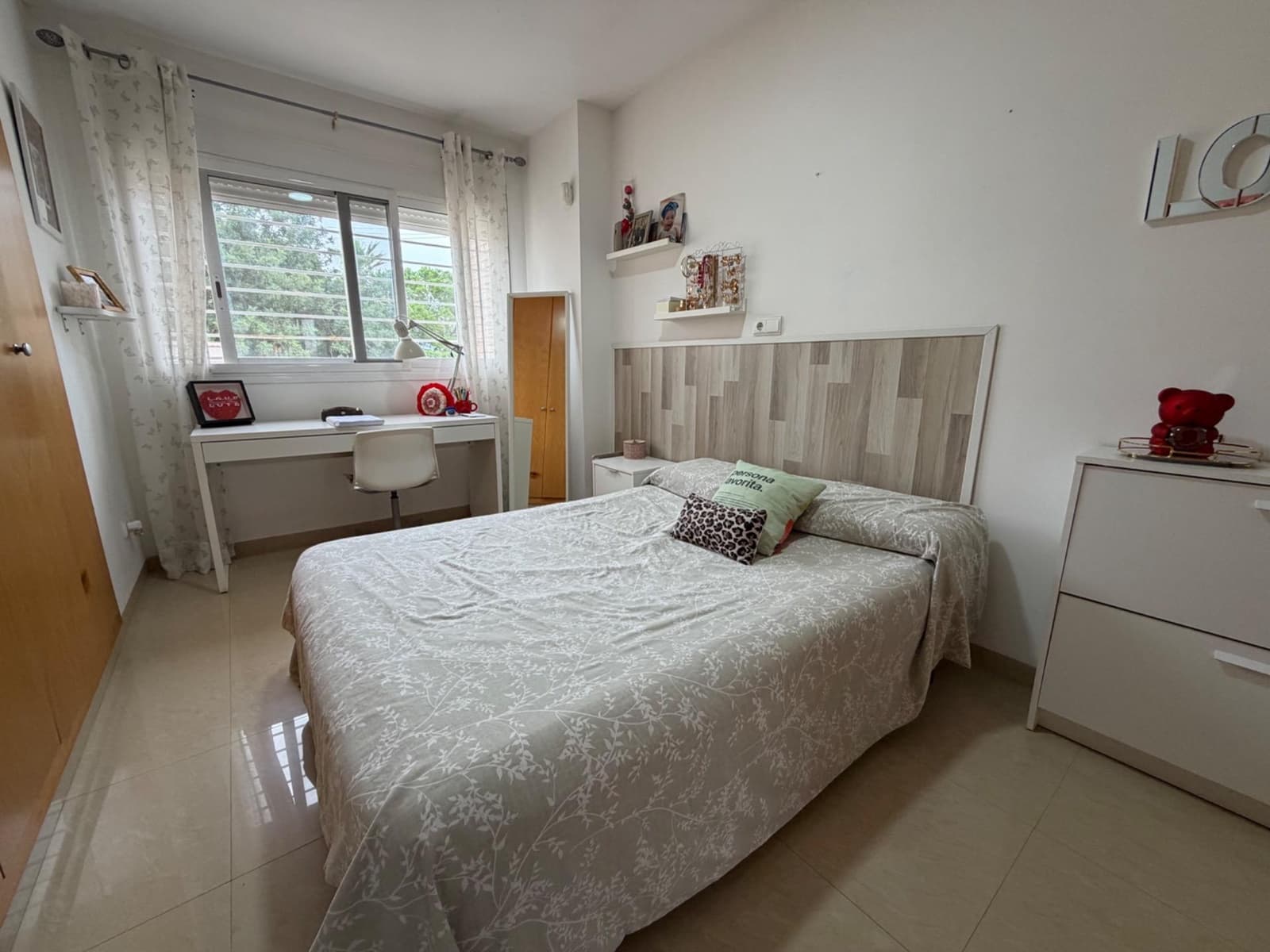 3 soveværelse Villa til salg i La Pobla de Vallbona med swimmingpool garage - € 390.000 (Ref: 10142649)