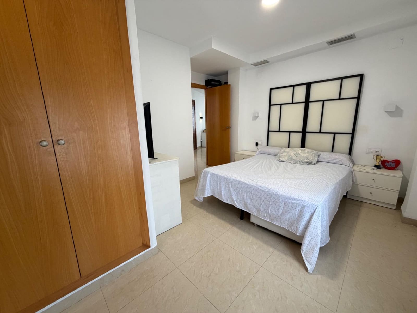 3 soveværelse Villa til salg i La Pobla de Vallbona med swimmingpool garage - € 390.000 (Ref: 10142649)