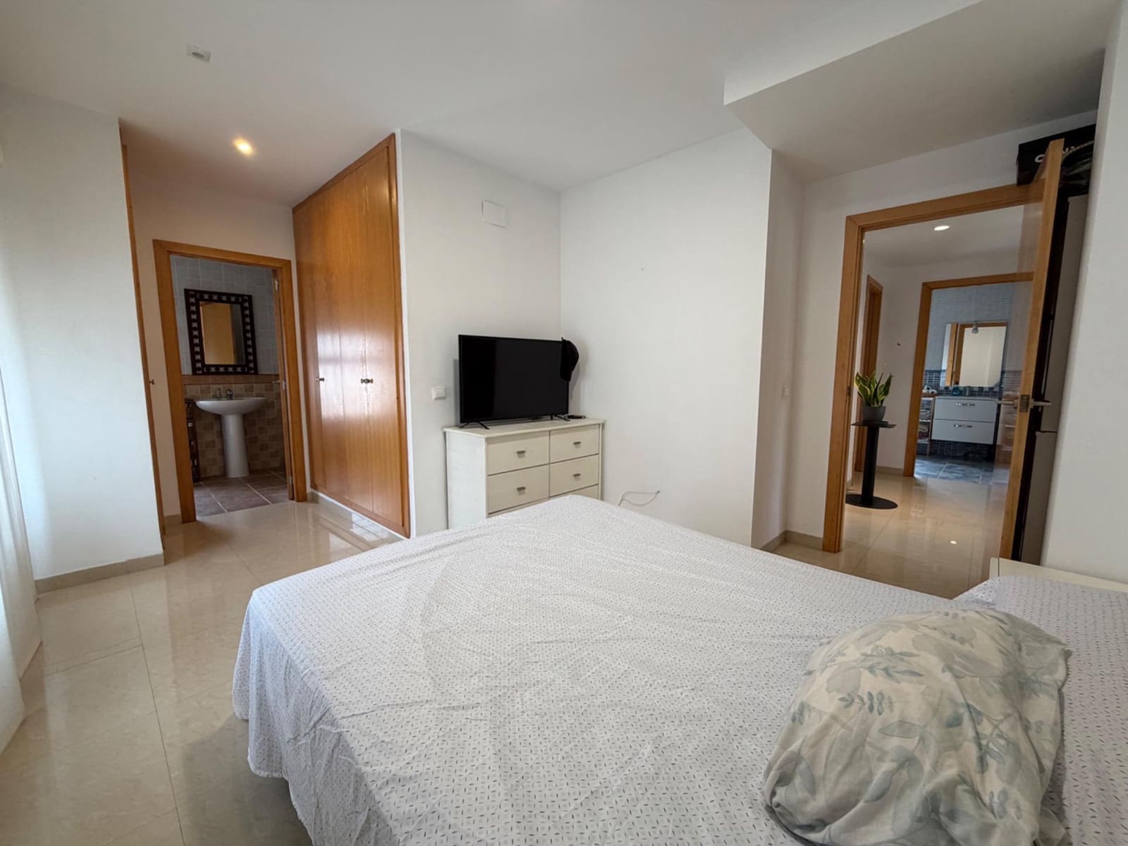 3 soveværelse Villa til salg i La Pobla de Vallbona med swimmingpool garage - € 390.000 (Ref: 10142649)