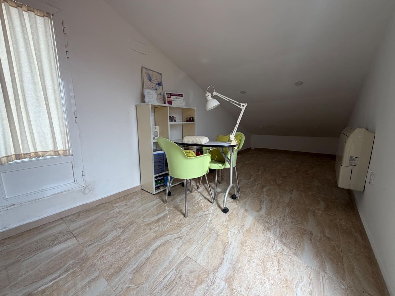 3 soveværelse Villa til salg i La Pobla de Vallbona med swimmingpool garage - € 390.000 (Ref: 10142649)