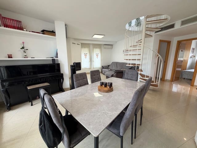 3 chambre Villa/Maison à vendre à La Pobla de Vallbona avec piscine garage - 390 000 € (Ref: 10142649)