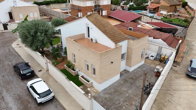 3 chambre Villa/Maison à vendre à La Pobla de Vallbona avec piscine garage - 390 000 € (Ref: 10142649)