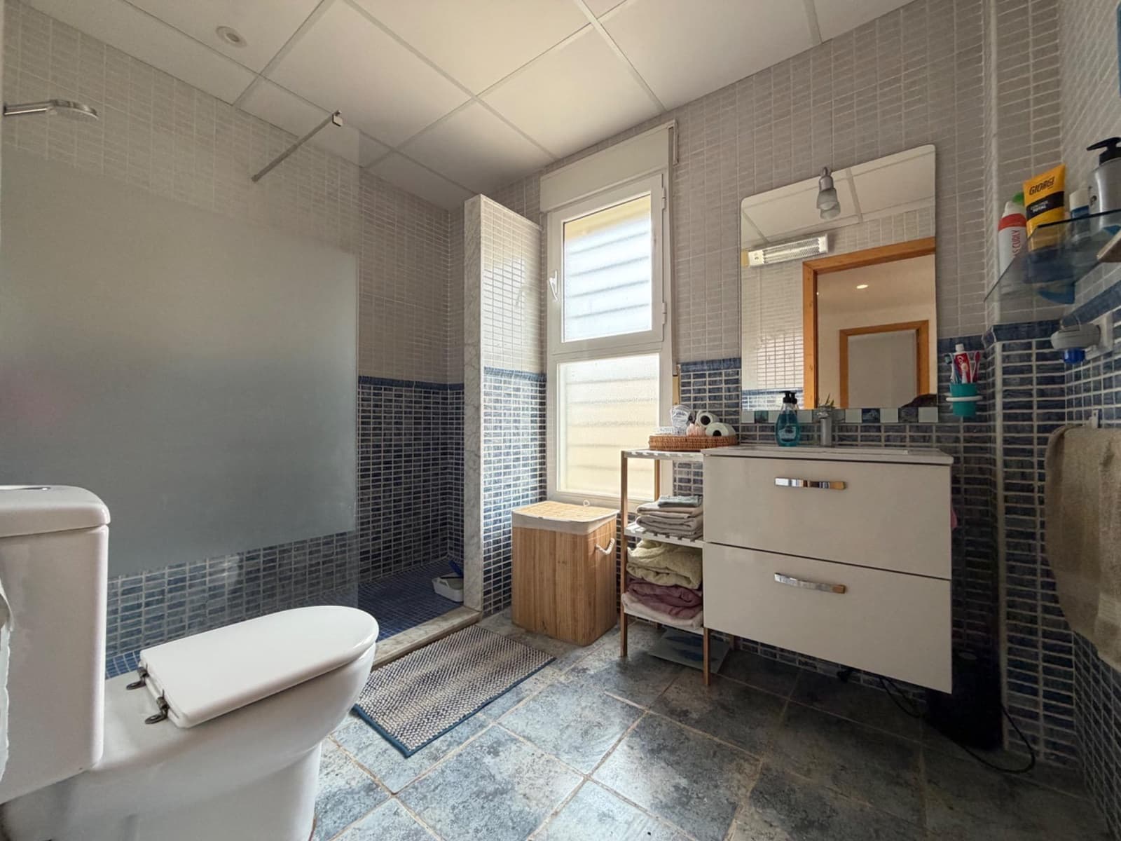 3 soveværelse Villa til salg i La Pobla de Vallbona med swimmingpool garage - € 390.000 (Ref: 10142649)