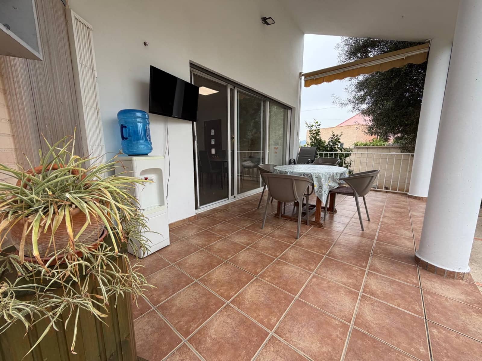 3 soveværelse Villa til salg i La Pobla de Vallbona med swimmingpool garage - € 390.000 (Ref: 10142649)