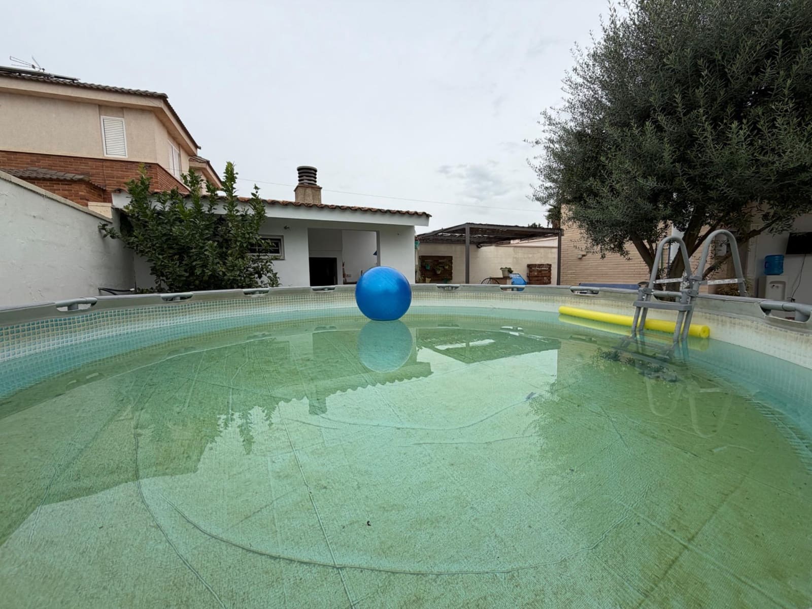 3 soveværelse Villa til salg i La Pobla de Vallbona med swimmingpool garage - € 390.000 (Ref: 10142649)