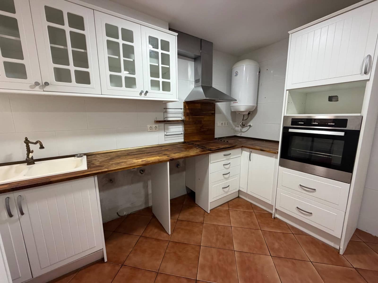 4 bedroom Flat for rent in Lliria - € 800 (Ref: 10157960)