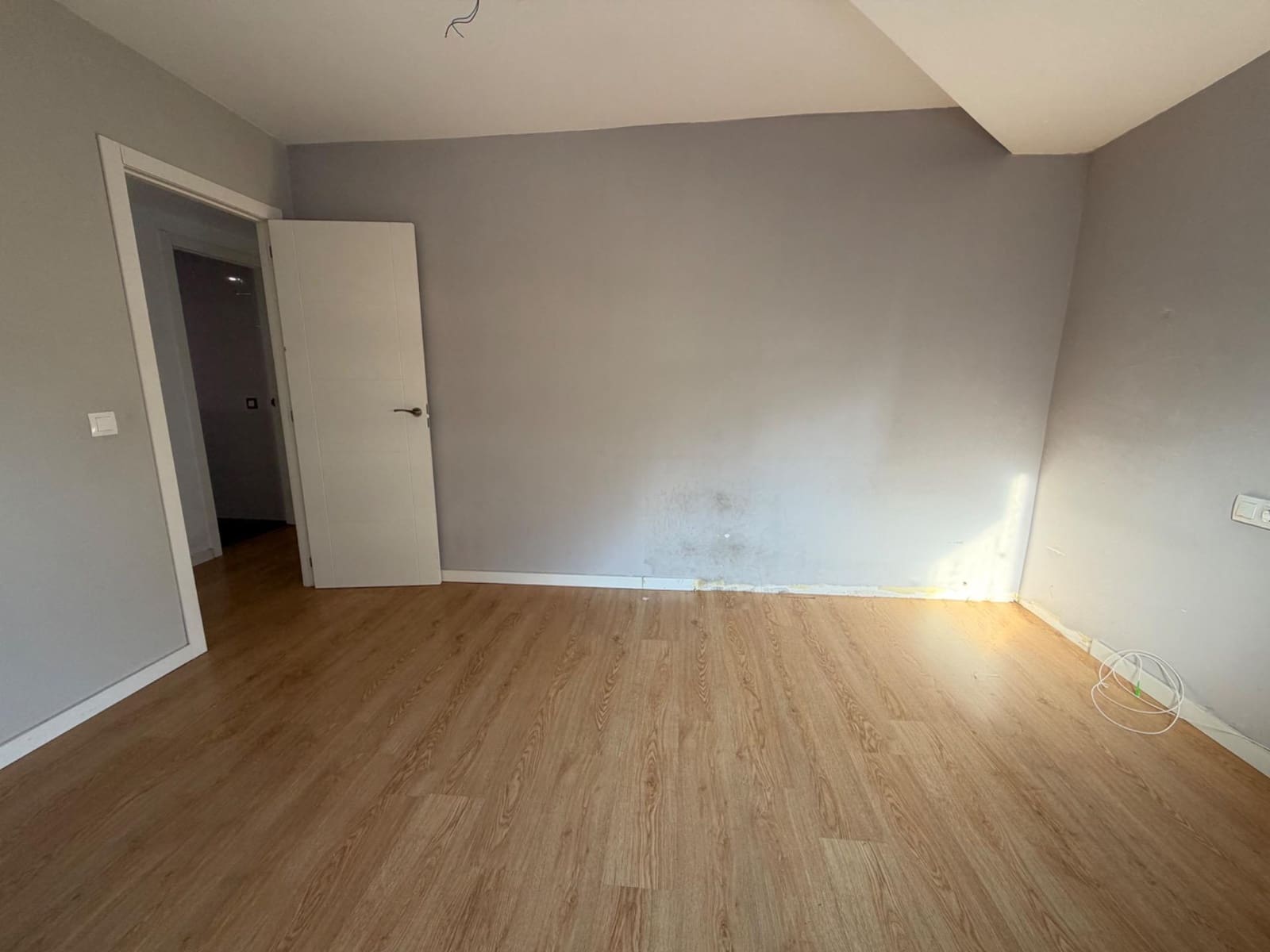 4 bedroom Flat for rent in Lliria - € 800 (Ref: 10157960)