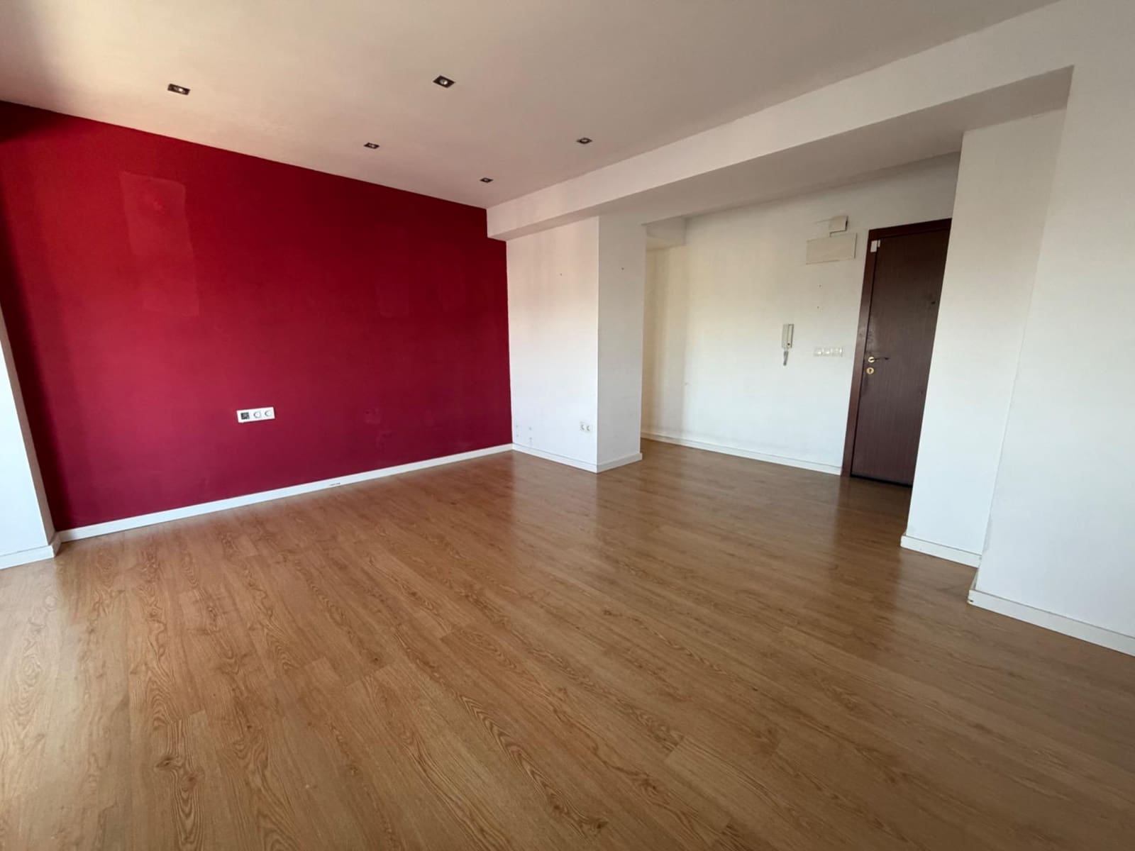 4 bedroom Flat for rent in Lliria - € 800 (Ref: 10157960)