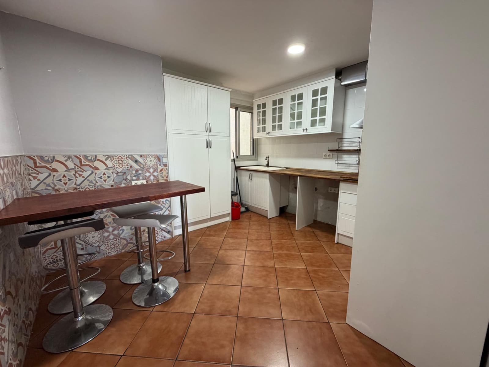 4 bedroom Flat for rent in Lliria - € 800 (Ref: 10157960)