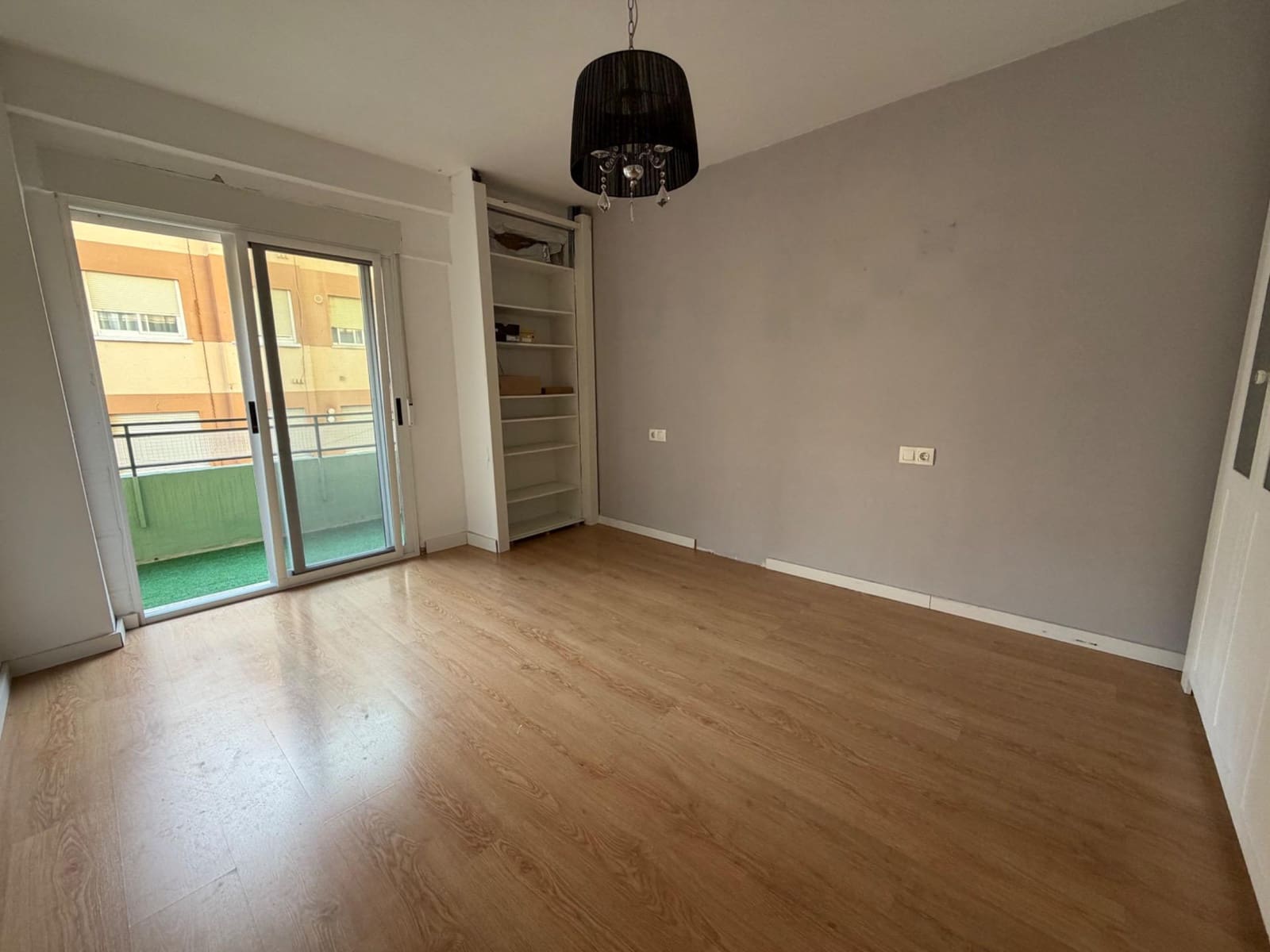4 bedroom Flat for rent in Lliria - € 800 (Ref: 10157960)