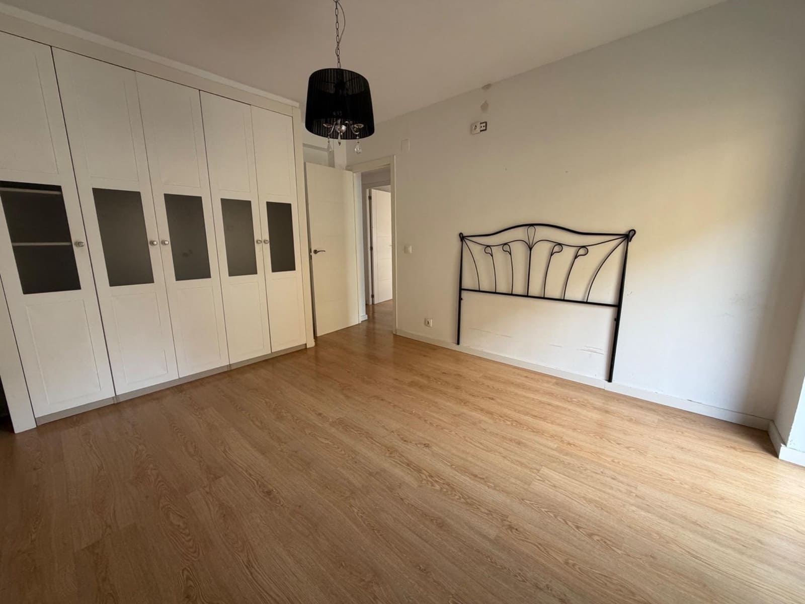 4 bedroom Flat for rent in Lliria - € 800 (Ref: 10157960)