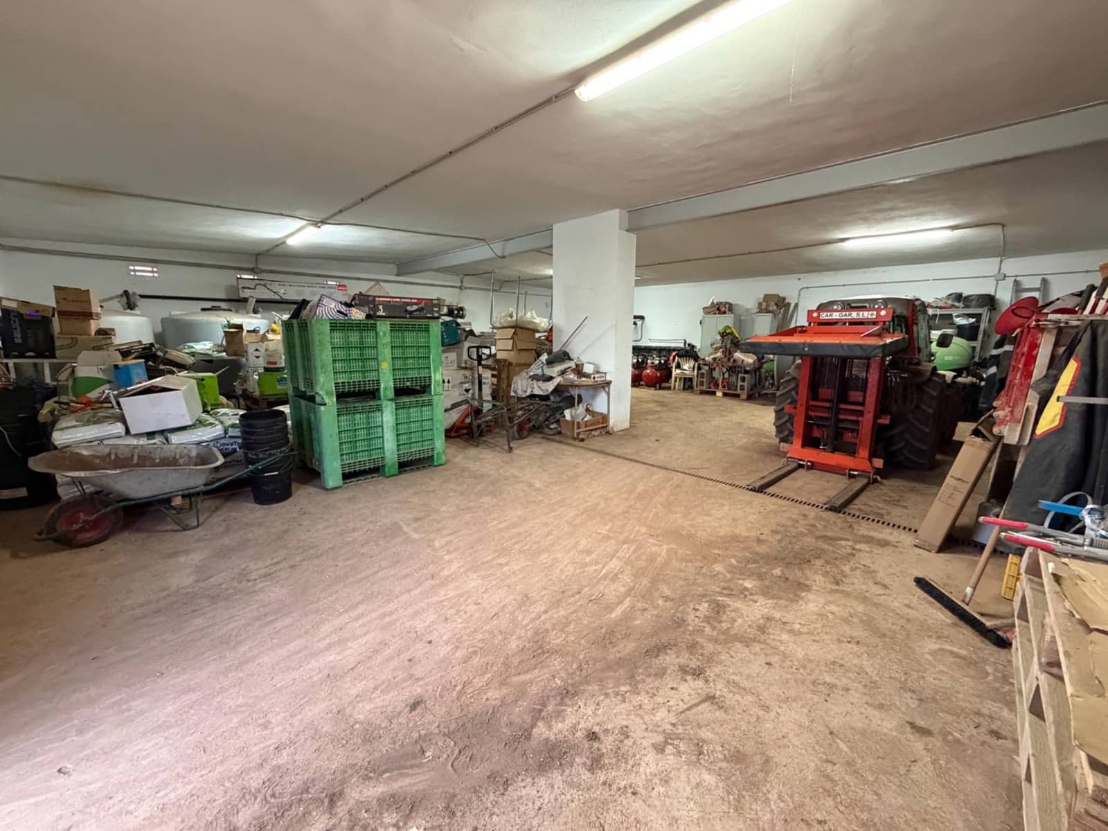 Grunde uden byggetilladelser til salg i Lliria - € 700.000 (Ref: 10166698)