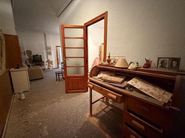 5 slaapkamer Huis te koop in Llíria - € 165.000 (Ref: 10180641)