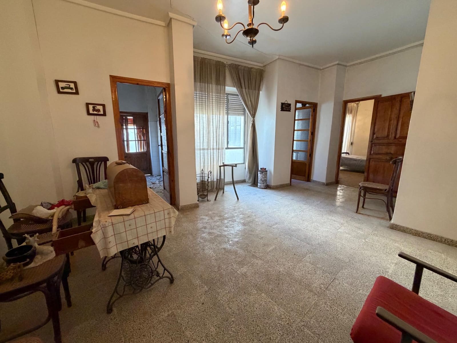 5 slaapkamer Huis te koop in Lliria - € 165.000 (Ref: 10180641)