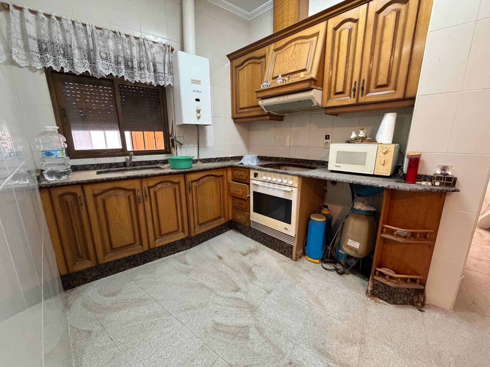 5 slaapkamer Huis te koop in Lliria - € 165.000 (Ref: 10180641)