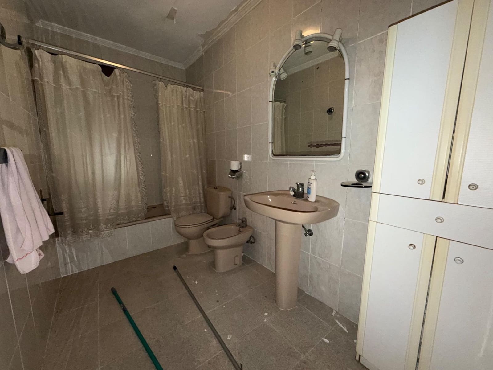 5 slaapkamer Huis te koop in Lliria - € 165.000 (Ref: 10180641)