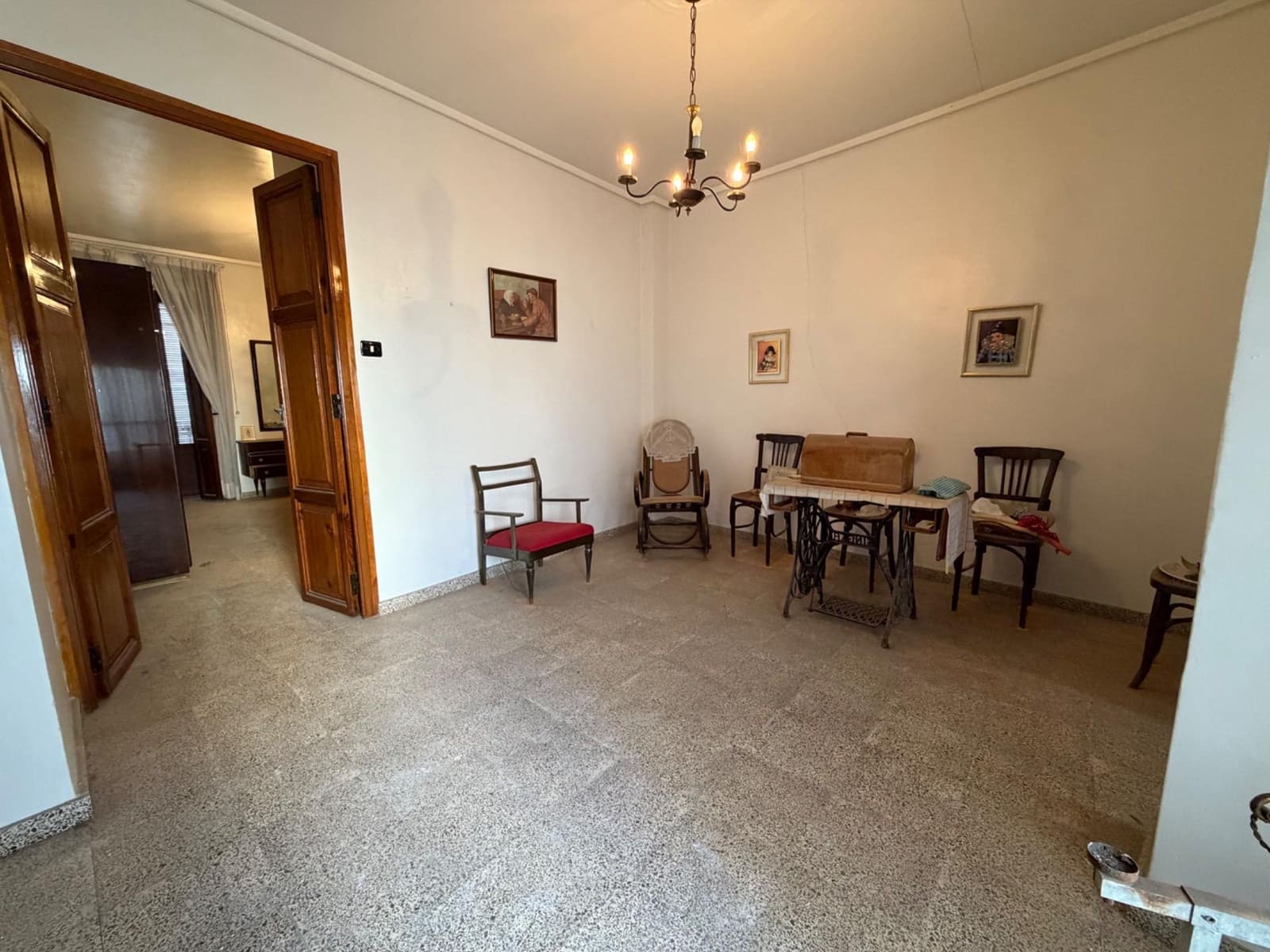 5 slaapkamer Huis te koop in Lliria - € 165.000 (Ref: 10180641)