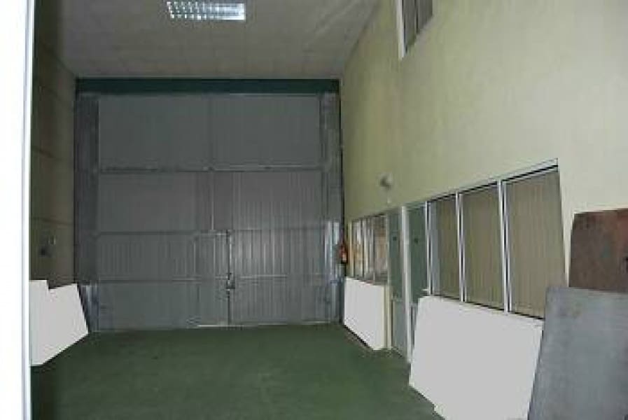 Negocio en La Pobla de Vallbona en venta - 360.000 € (Ref: 2538897)