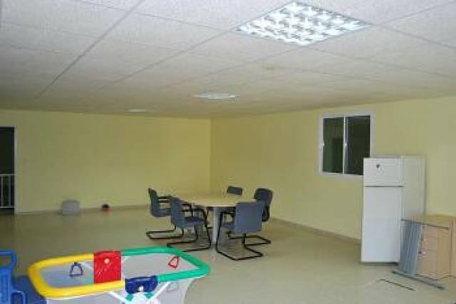 Bedrijf te koop in La Pobla de Vallbona - € 360.000 (Ref: 2538897)