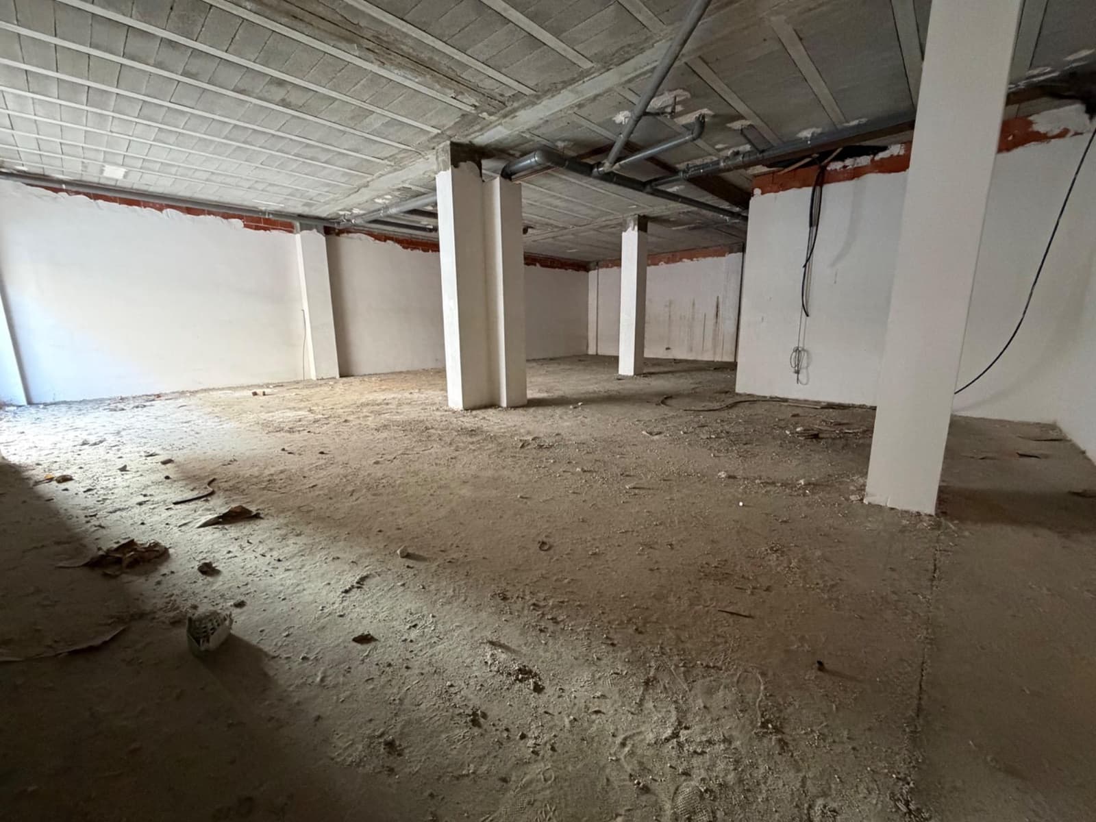 Kommersiell til salgs i Lliria - € 99 000 (Ref: 2538971)