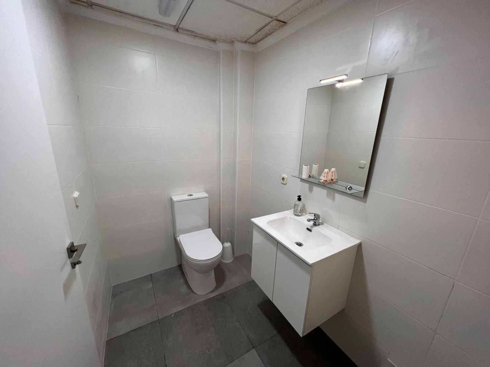 Erhverv til salg i La Pobla de Vallbona - € 115.000 (Ref: 2539165)