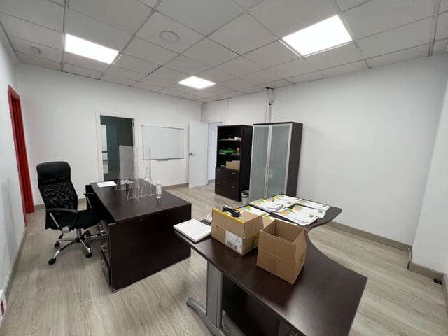 Komercyjne na sprzedaż w La Pobla de Vallbona - 115 000 € (Ref: 2539165)