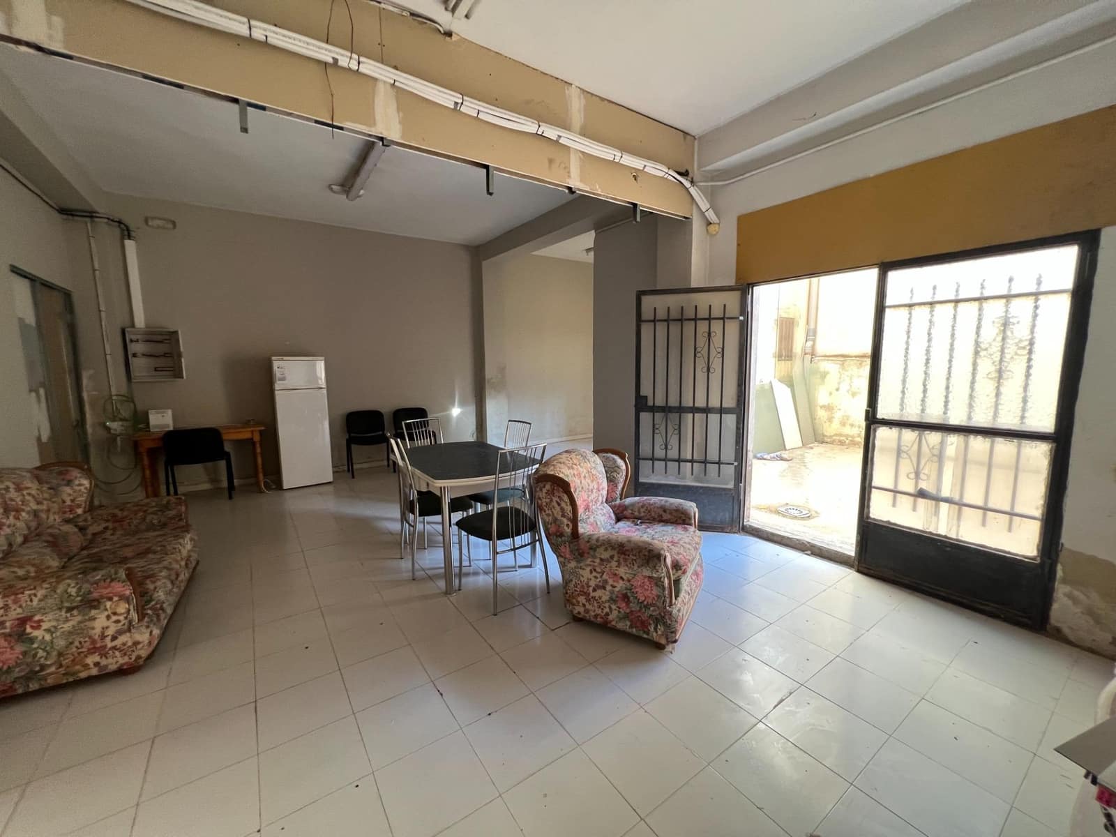 Erhverv til salg i La Pobla de Vallbona - € 115.000 (Ref: 2539165)