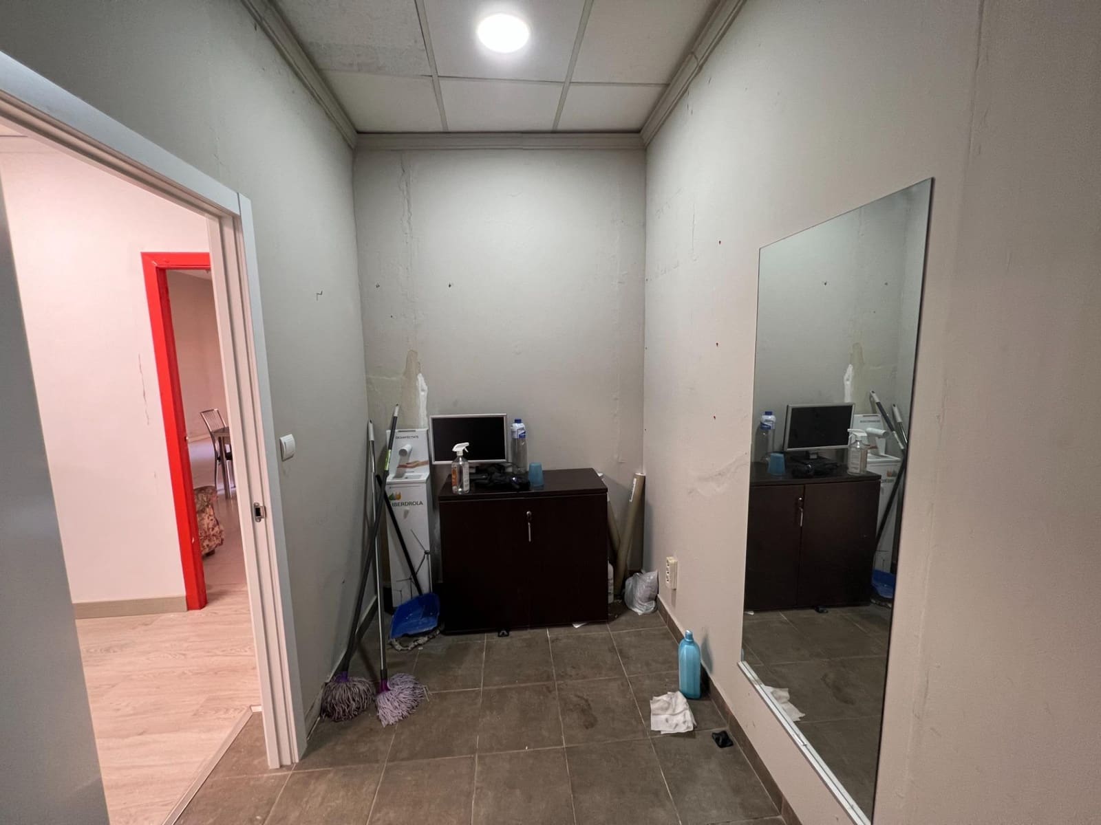 Erhverv til salg i La Pobla de Vallbona - € 115.000 (Ref: 2539165)