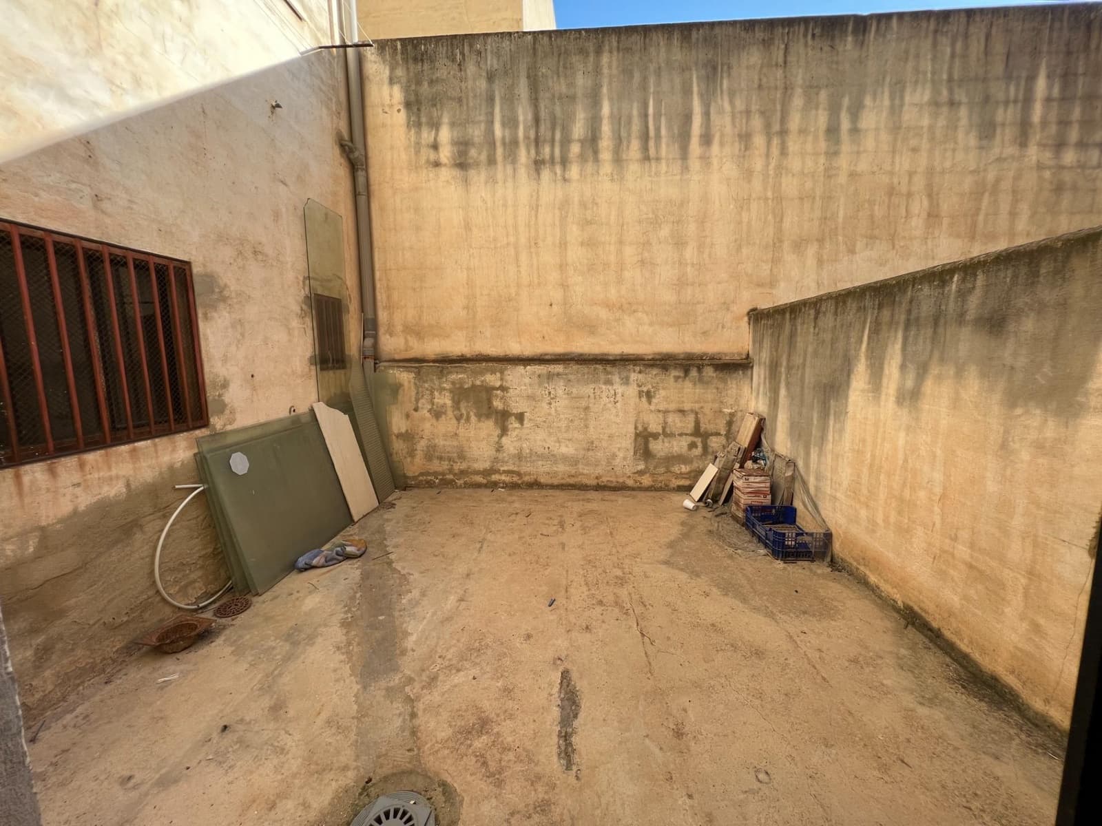 Erhverv til salg i La Pobla de Vallbona - € 115.000 (Ref: 2539165)