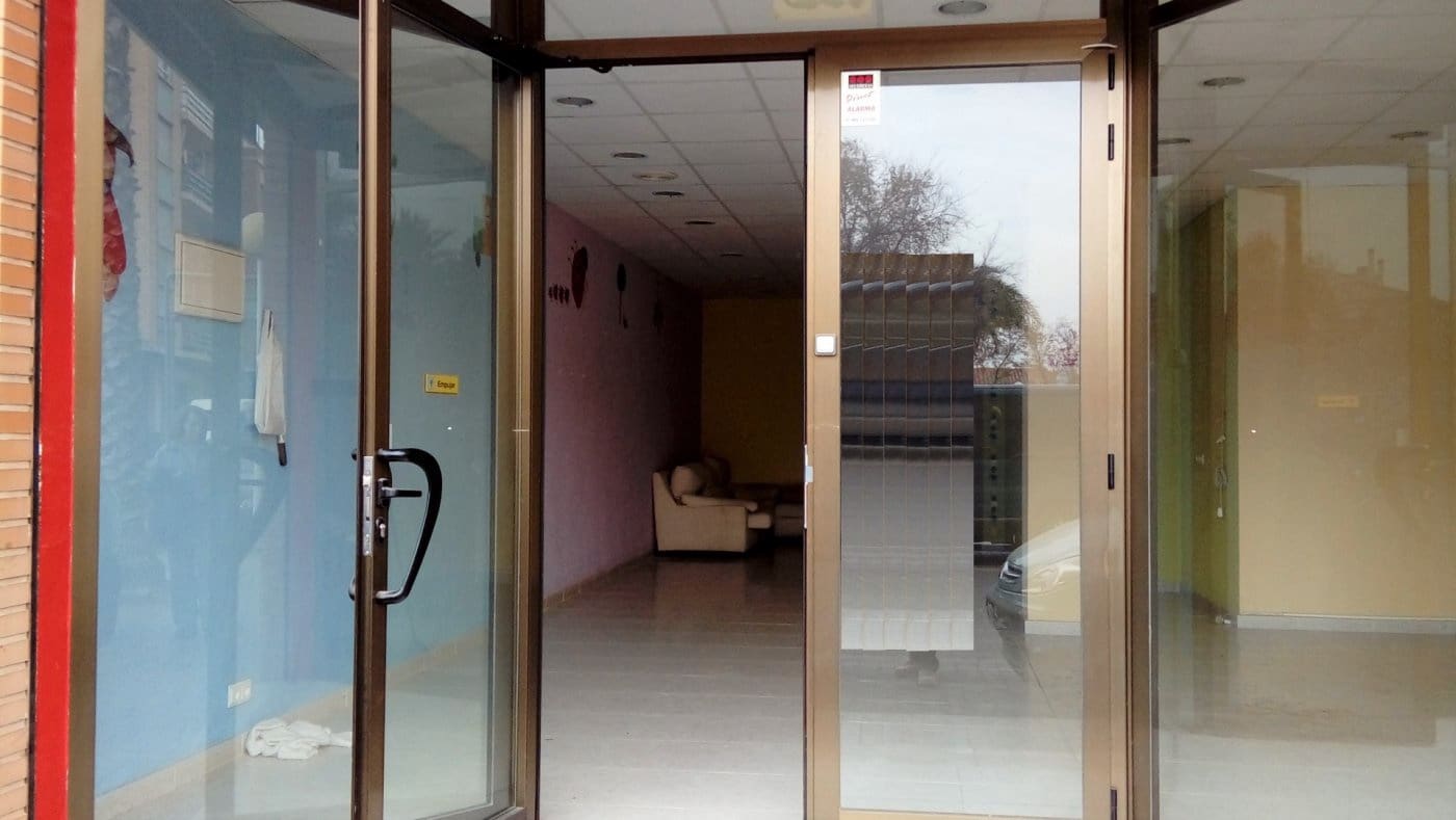 Kommersiell att hyra i Lliria - 450 € (Ref: 6688146)