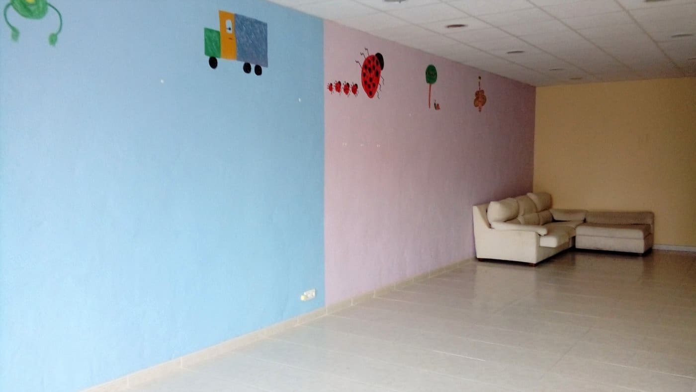 Kommersiell att hyra i Lliria - 450 € (Ref: 6688146)