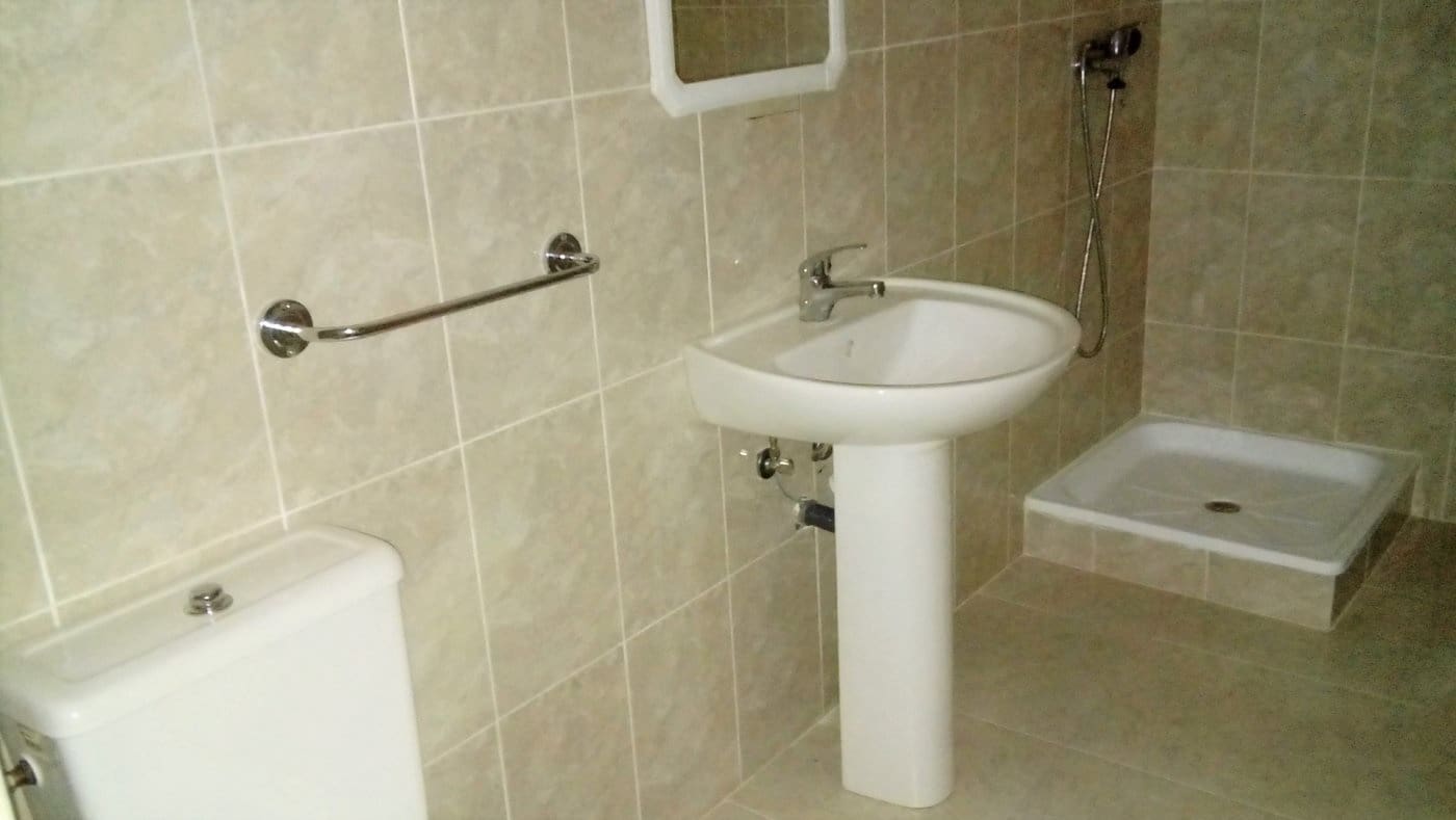 Kommersiell att hyra i Lliria - 450 € (Ref: 6688146)